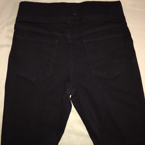 Black Universal Threads Jeans - Picture 3 of 4